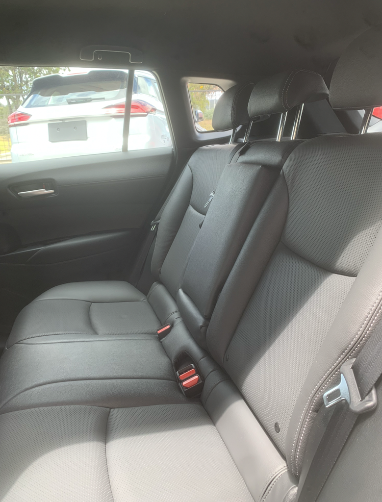 TOYOTA  COROLLA CROSS / 2024