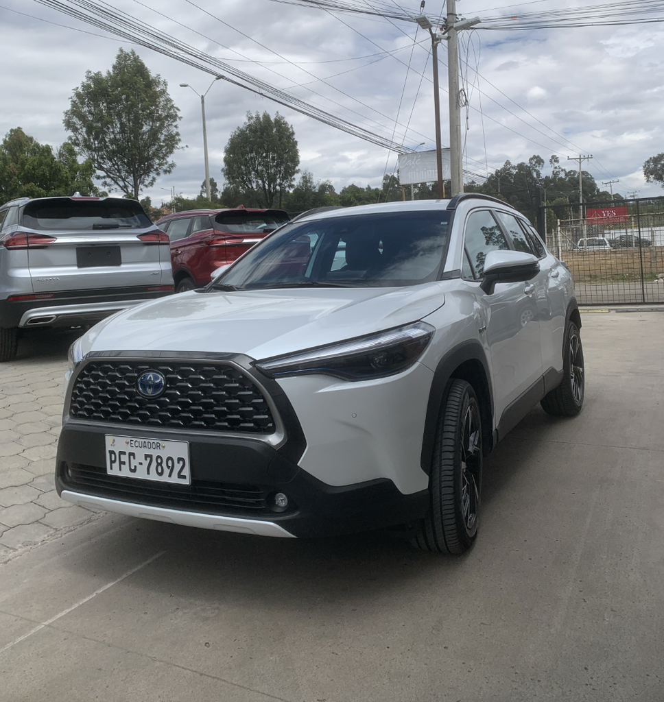 TOYOTA  COROLLA CROSS / 2024